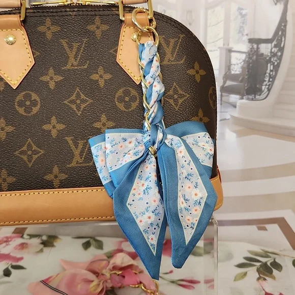 BEAUTIFUL Bow Key Fob Key Ring - Picture 8 of 12